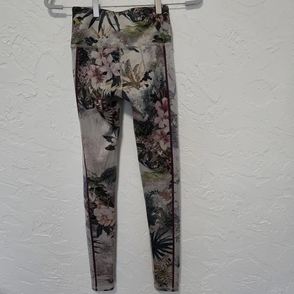 Noli Tropical Floral Leaf Leggings Size XS - Picture 8 of 13